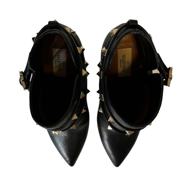 Valentino Garavani Black Pebbled Leather Rockstud Ankle Boots Size 40 Gold Studs - Picture 10 of 14